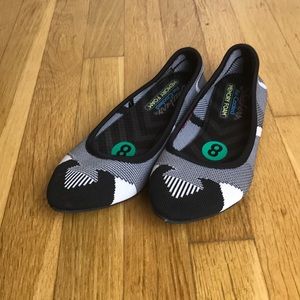 Skechers Women’s Cleo Bewitch Bellet Flats sz8